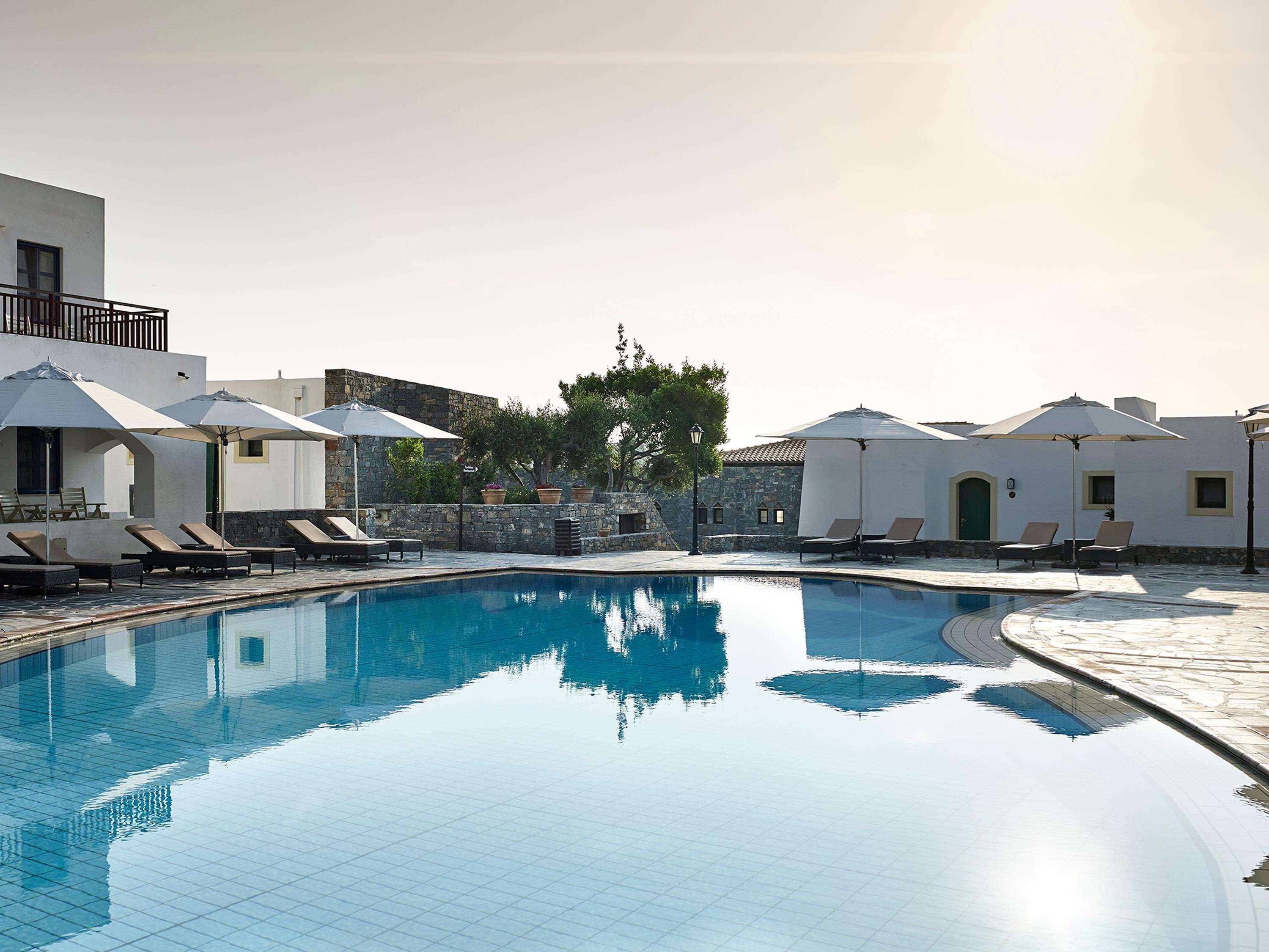 크레타 마리스 비치 리조트 헐소니소스 외부 사진 The Village Resort