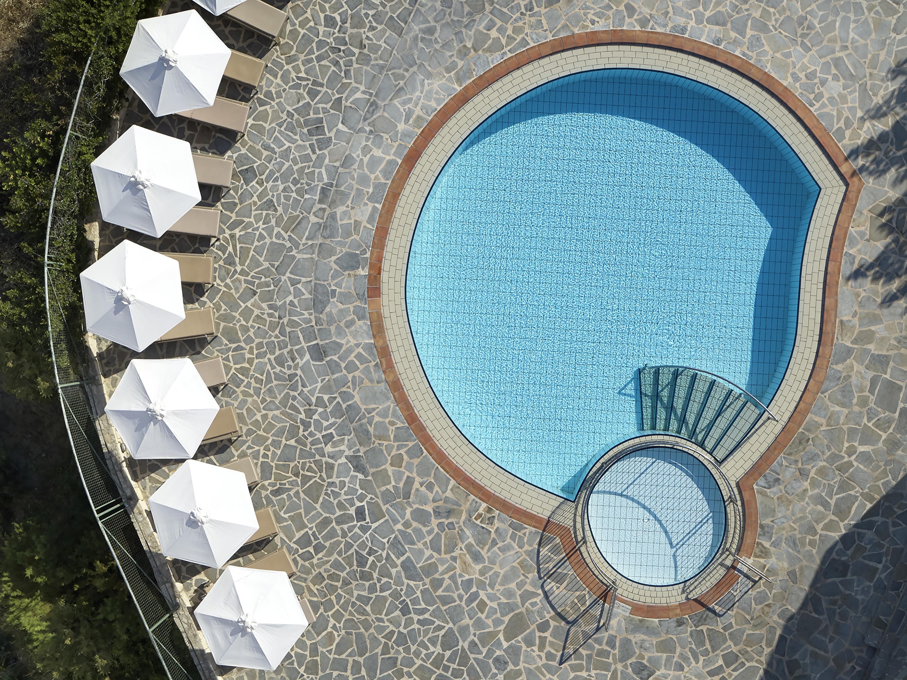 크레타 마리스 비치 리조트 헐소니소스 외부 사진 A swimming pool
