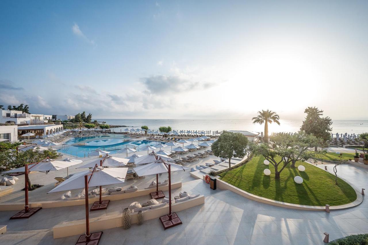 크레타 마리스 비치 리조트 헐소니소스 외부 사진 The resort's main pool